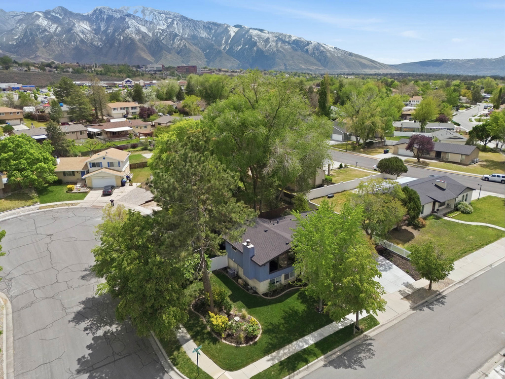 9107 S PEACH BLOSSOM DR Sandy, UT 84094