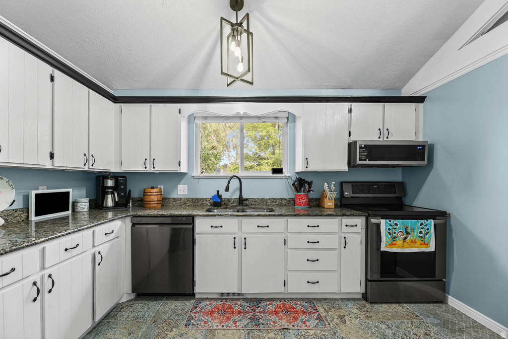 9107 S PEACH BLOSSOM DR Sandy, UT 84094