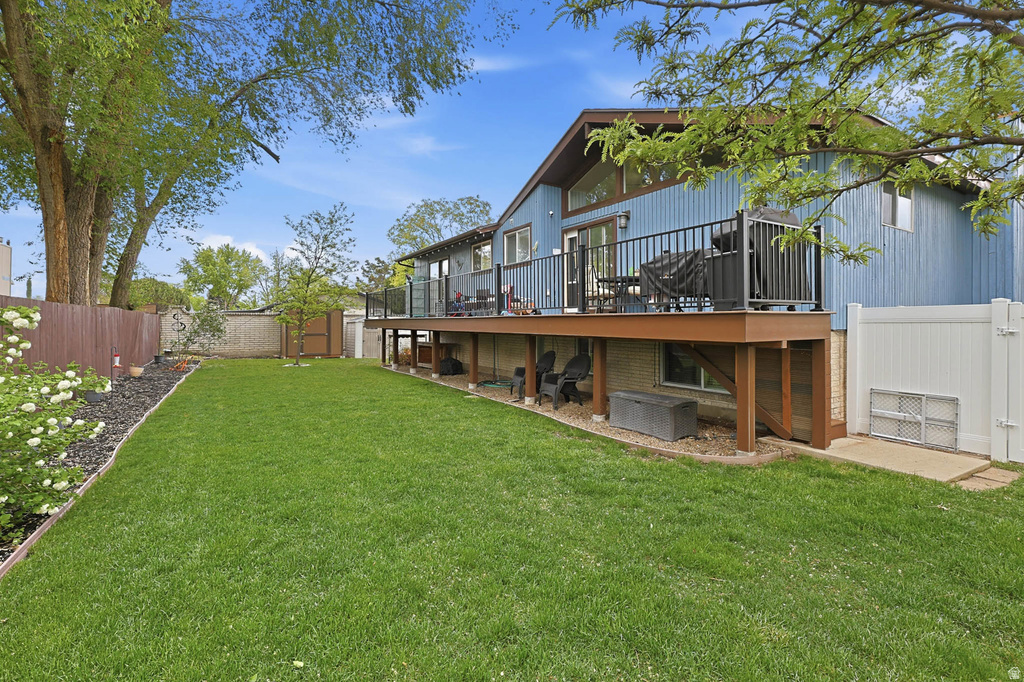 9107 S PEACH BLOSSOM DR Sandy, UT 84094