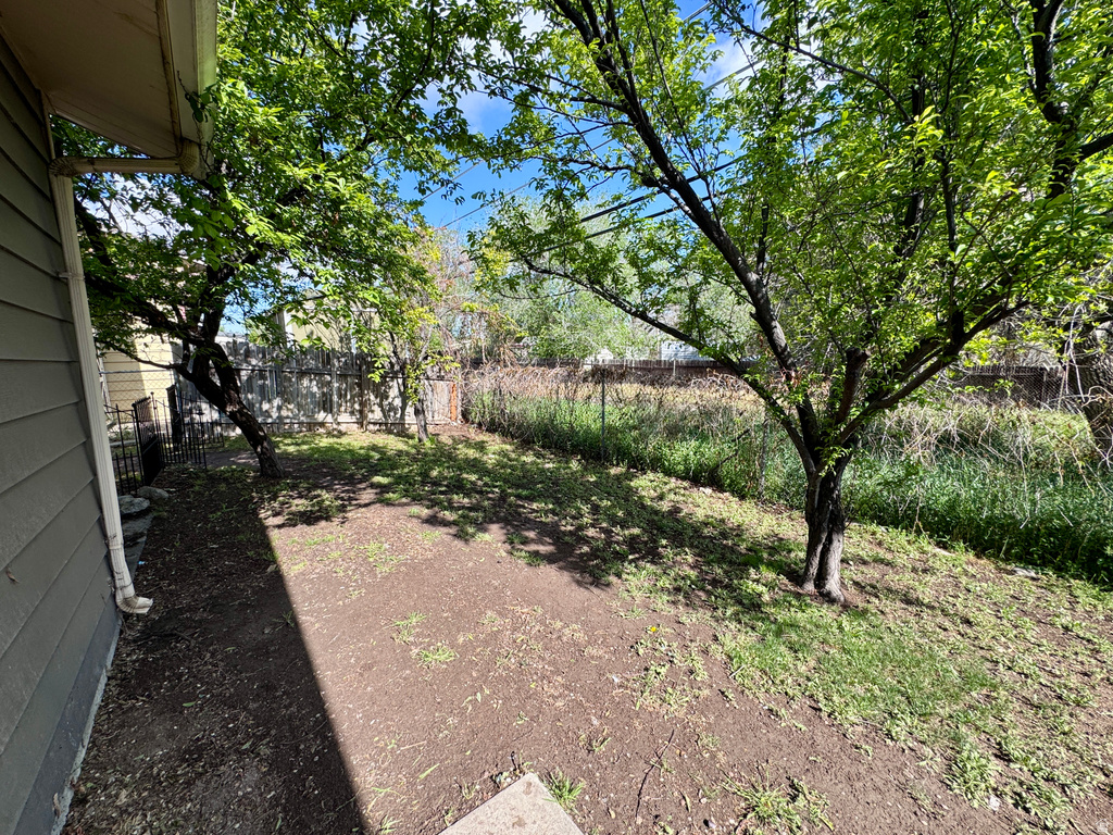 3930 W DEAN DR West Valley City, UT 84120