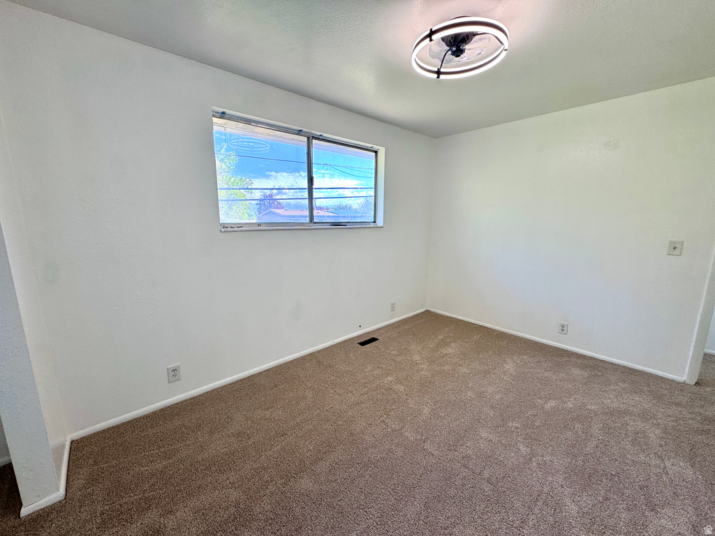 3930 W DEAN DR West Valley City, UT 84120