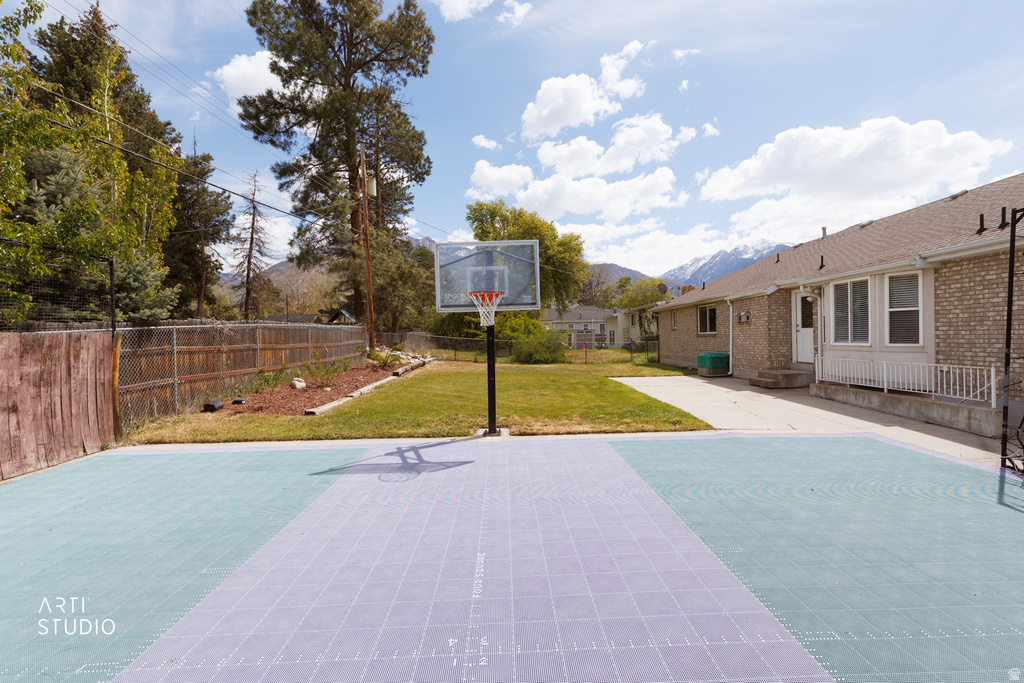 1901 E FRONTIER RD Holladay, UT 84121