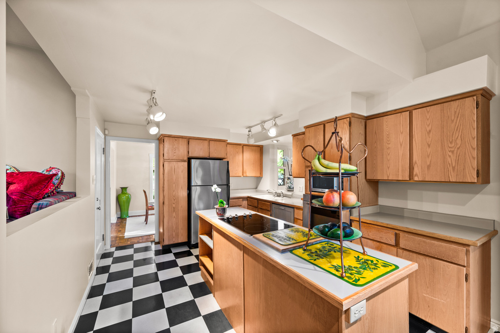 2052 E 900 S Salt Lake City, UT 84108