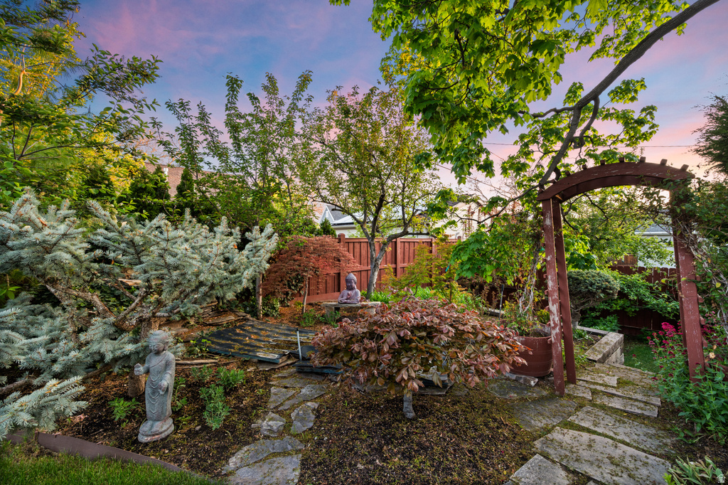 2052 E 900 S Salt Lake City, UT 84108