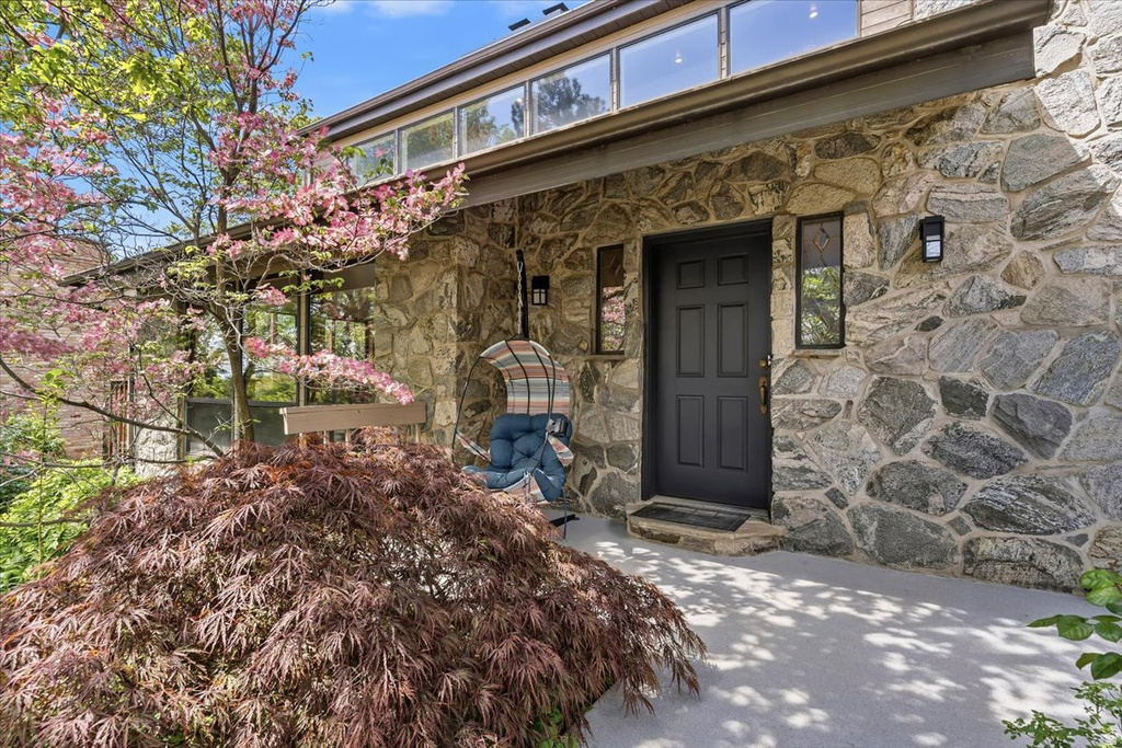 905 OAKRIDGE DR Farmington, UT 84025