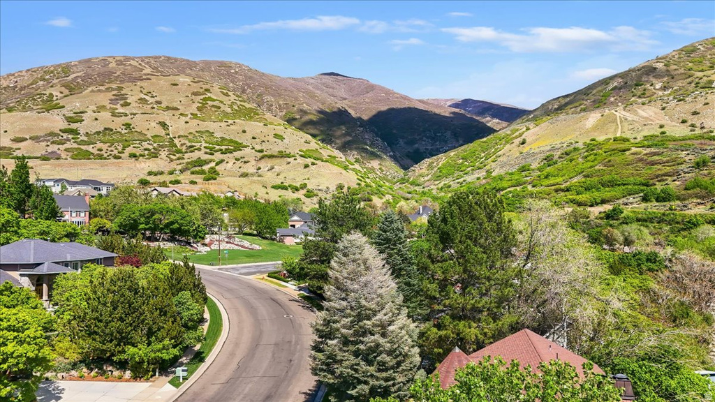 905 OAKRIDGE DR Farmington, UT 84025