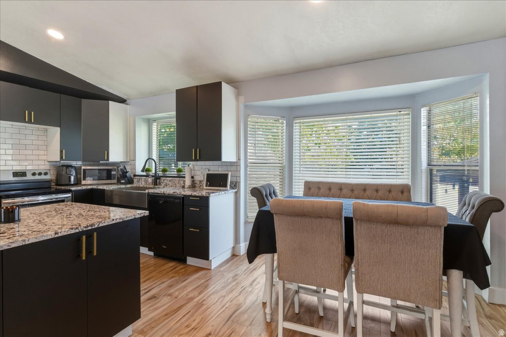 5718 W SUNBOW DR Kearns, UT 84118