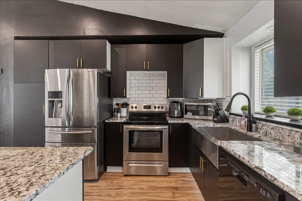 5718 W SUNBOW DR Kearns, UT 84118