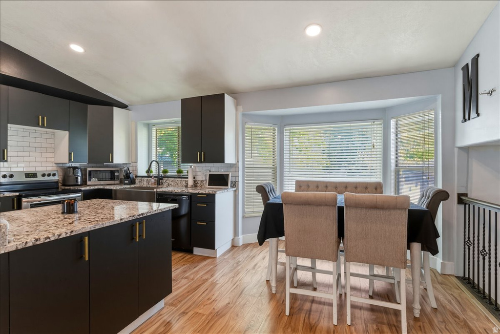 5718 W SUNBOW DR Kearns, UT 84118