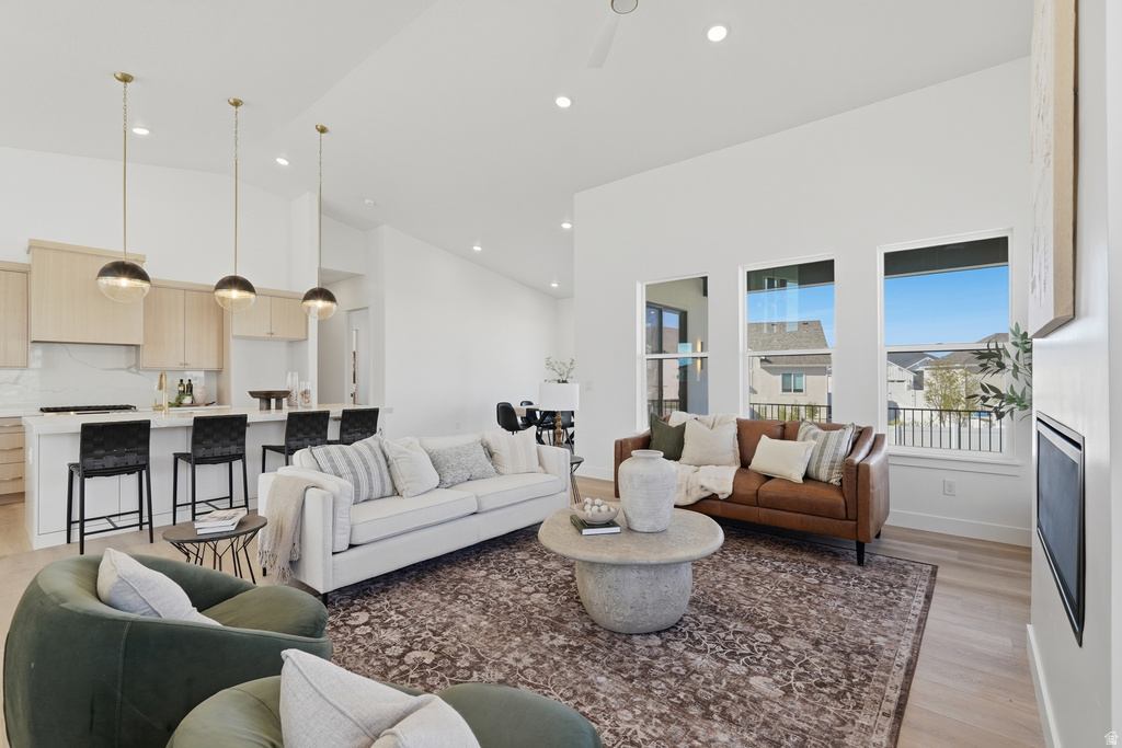 118 W MORNING GLORY CIR Stansbury Park, UT 84074