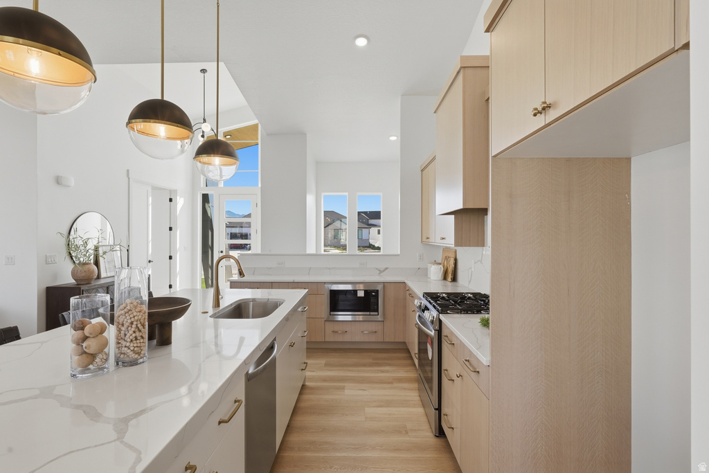 118 W MORNING GLORY CIR Stansbury Park, UT 84074