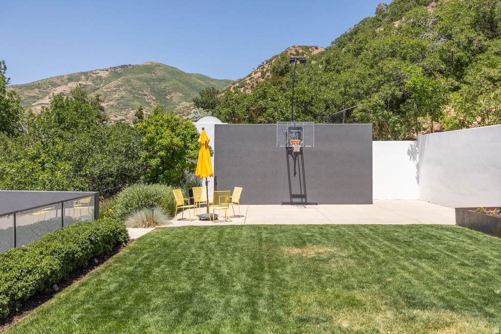 3017 E SAINT MARYS CIR Salt Lake City, UT 84108