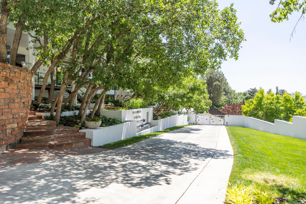 3017 E SAINT MARYS CIR Salt Lake City, UT 84108