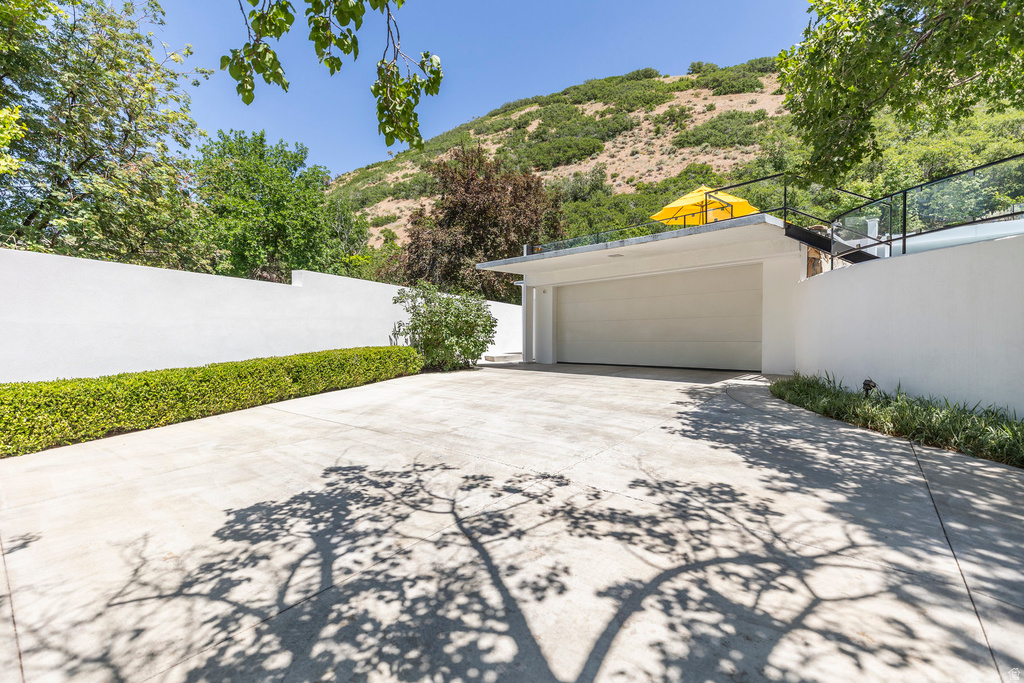 3017 E SAINT MARYS CIR Salt Lake City, UT 84108