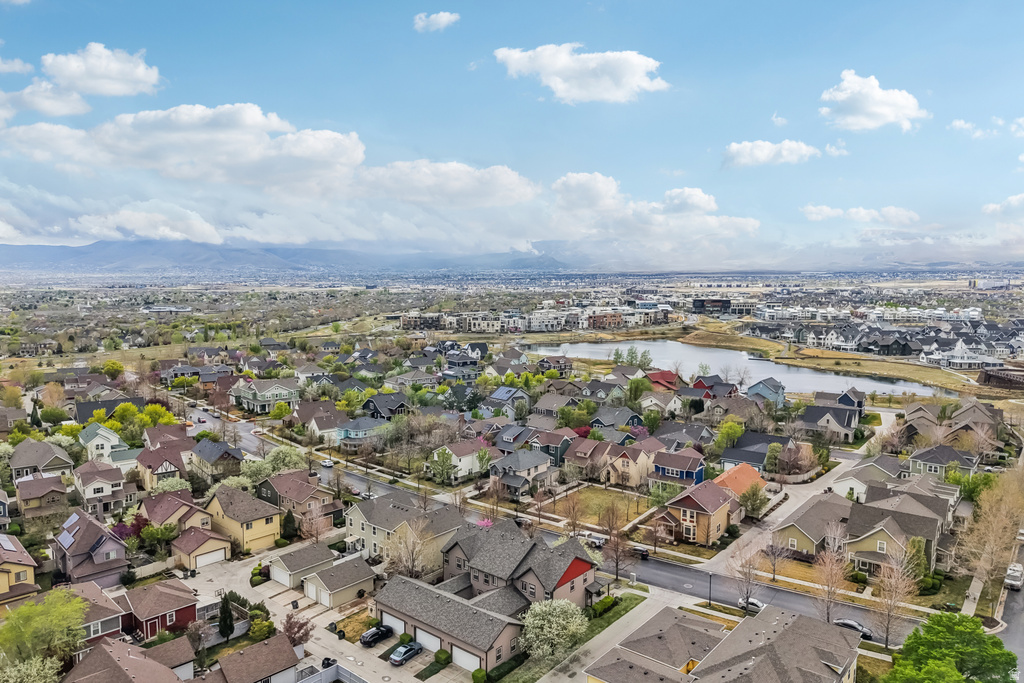 11057 S TOPVIEW RD South Jordan, UT 84009