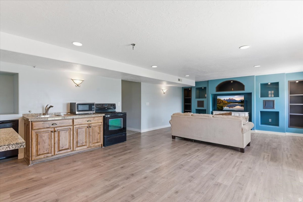 4921 W WOODRIDGE DR South Jordan, UT 84009