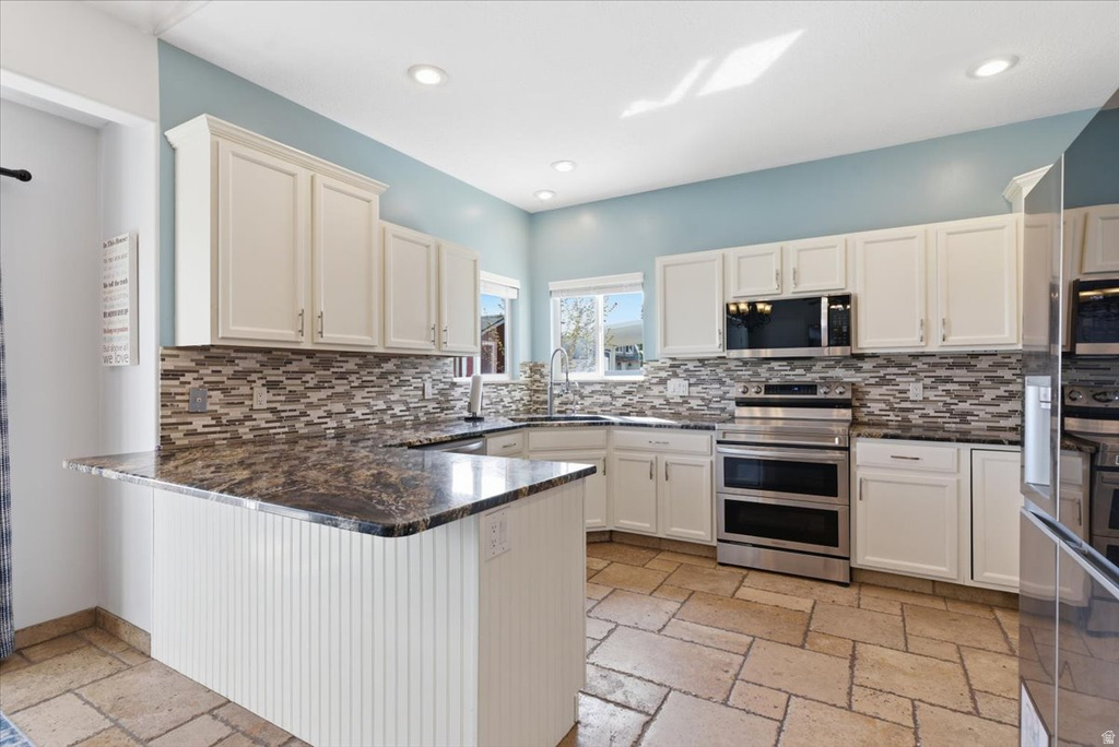 4921 W WOODRIDGE DR South Jordan, UT 84009