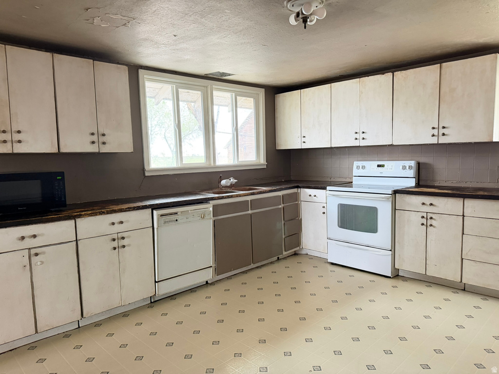 4105 N 3000 W Sutherland, UT 84624