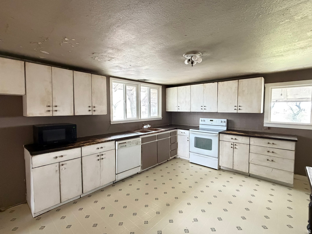 4105 N 3000 W Sutherland, UT 84624