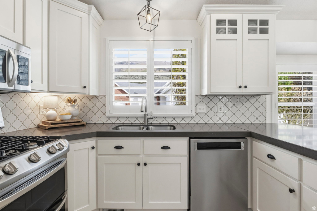 1215 S CAVE HOLLOW LN Farmington, UT 84025