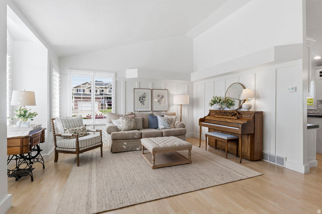 1215 S CAVE HOLLOW LN Farmington, UT 84025