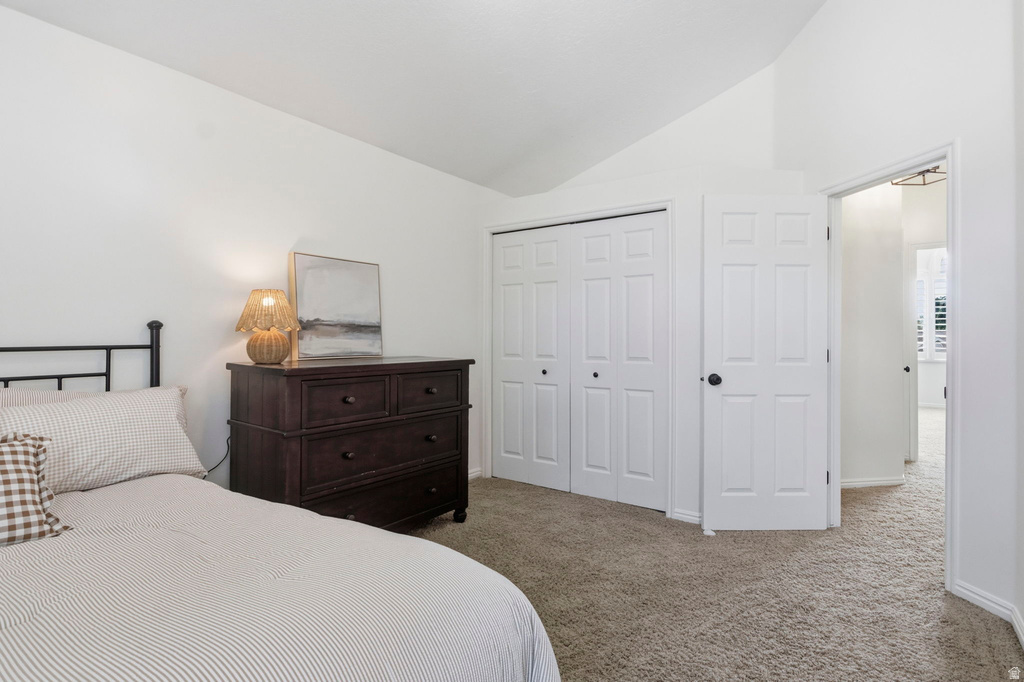 1215 S CAVE HOLLOW LN Farmington, UT 84025