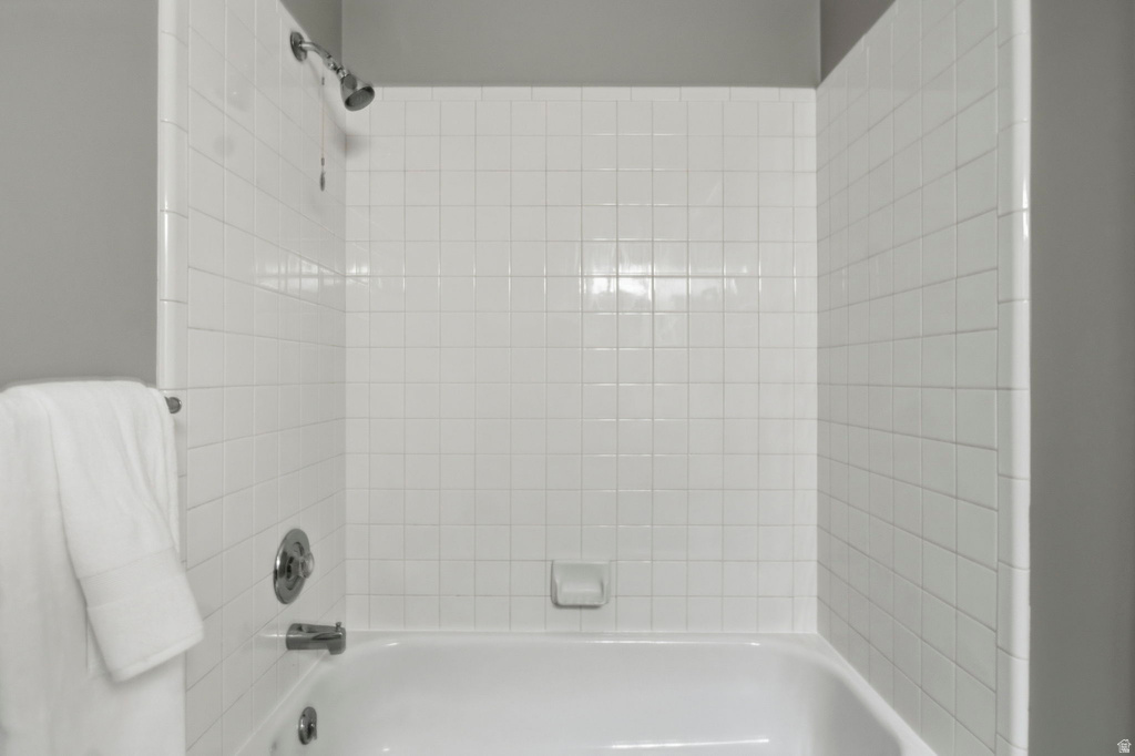 1215 S CAVE HOLLOW LN Farmington, UT 84025