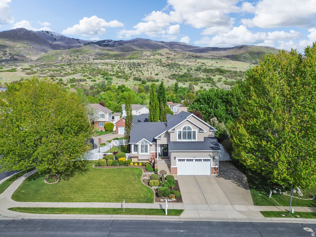 1215 S CAVE HOLLOW LN Farmington, UT 84025