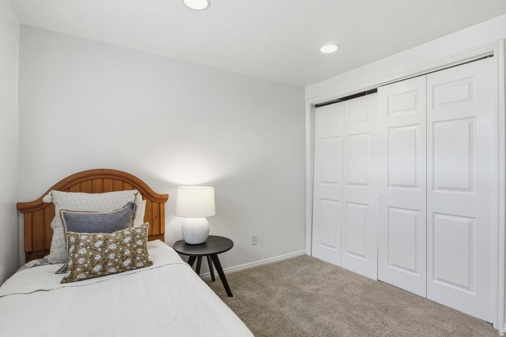 1215 S CAVE HOLLOW LN Farmington, UT 84025