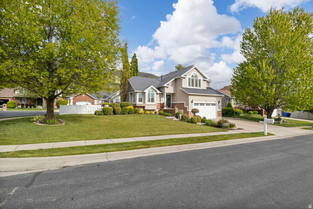 1215 S CAVE HOLLOW LN Farmington, UT 84025