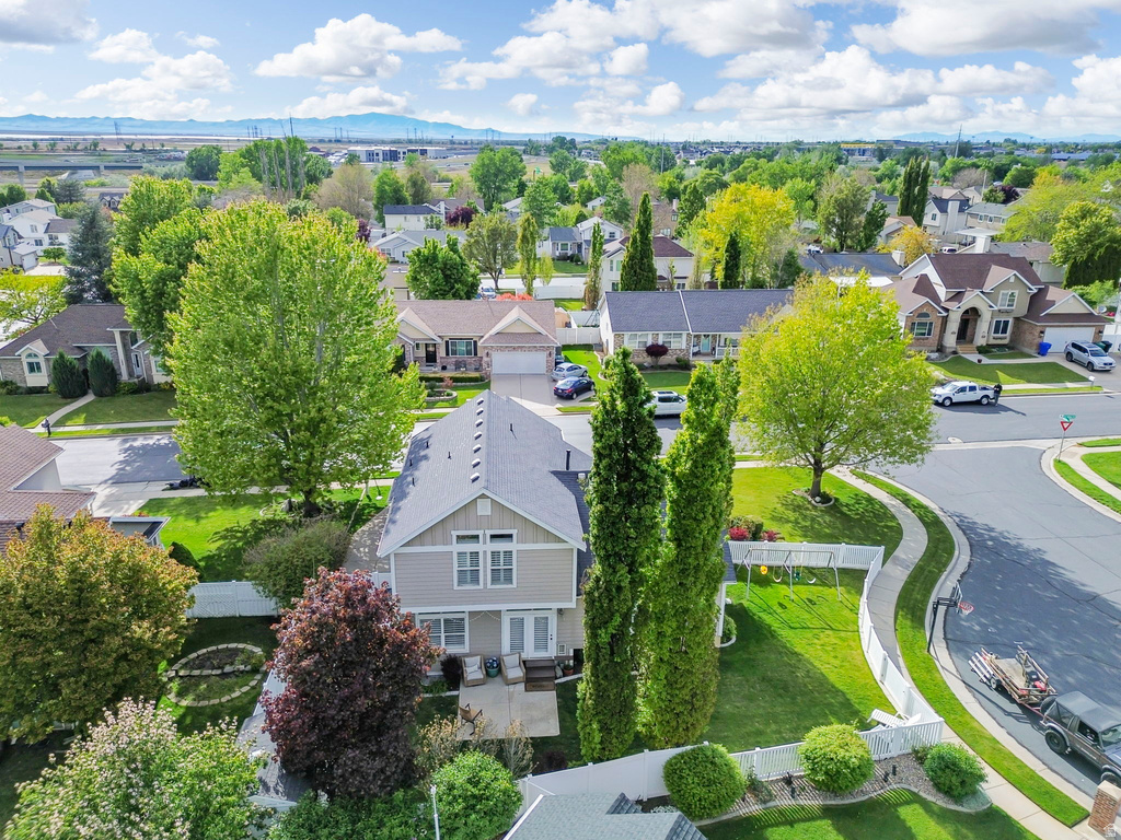 1215 S CAVE HOLLOW LN Farmington, UT 84025