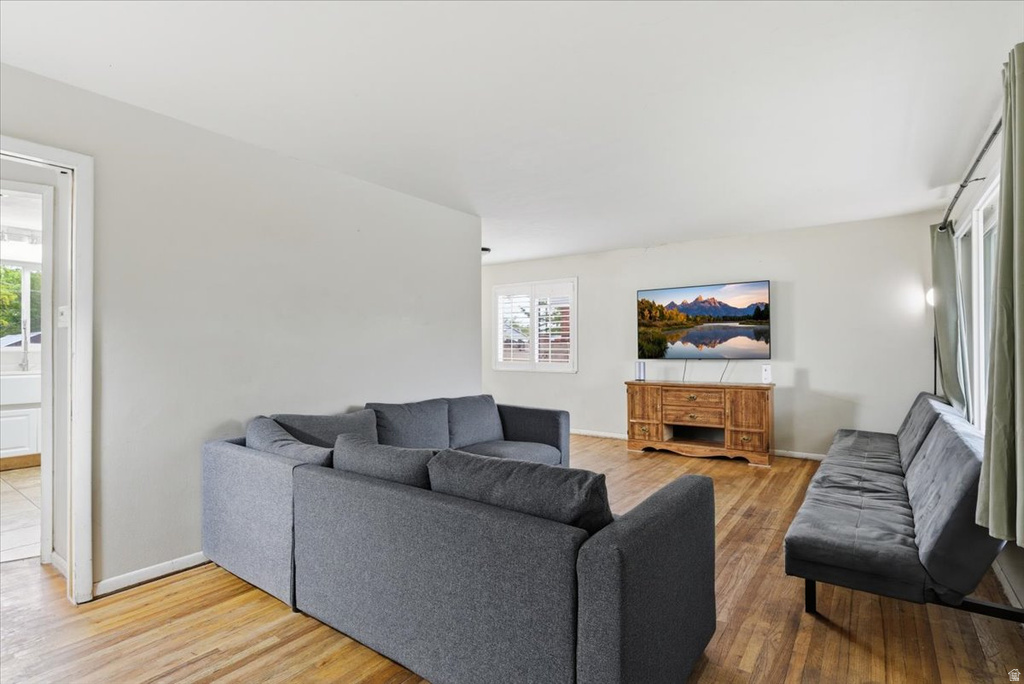 8372 W MYRON AVE Magna, UT 84044