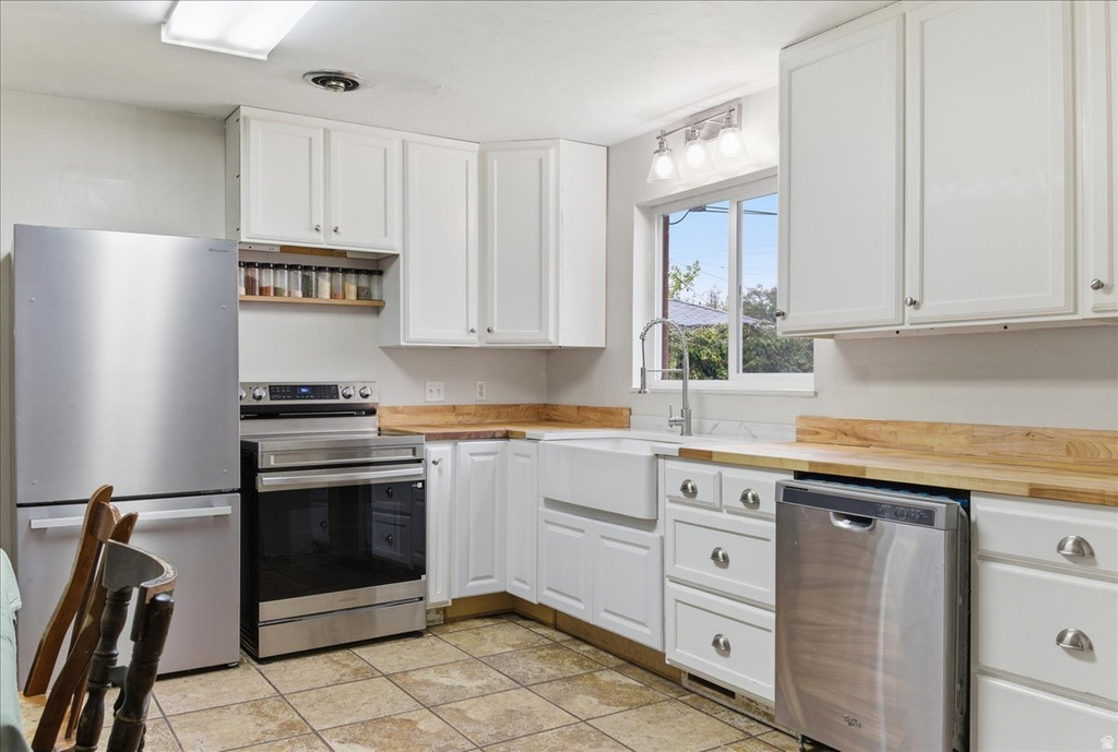 8372 W MYRON AVE Magna, UT 84044