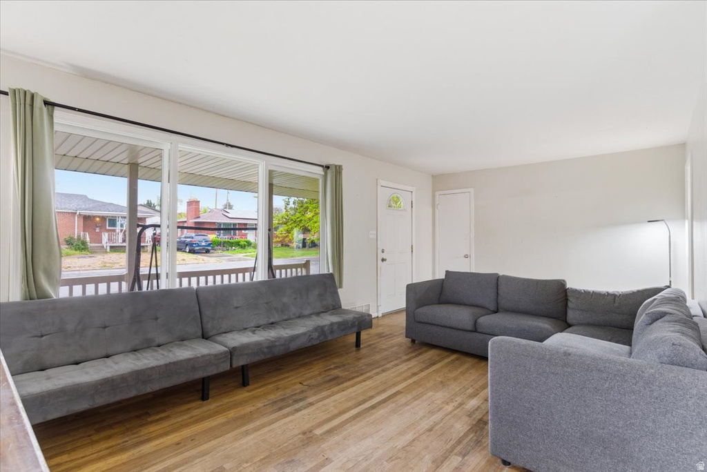 8372 W MYRON AVE Magna, UT 84044