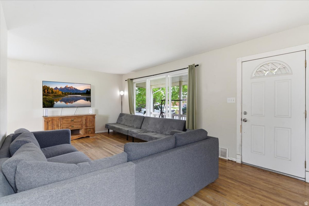 8372 W MYRON AVE Magna, UT 84044