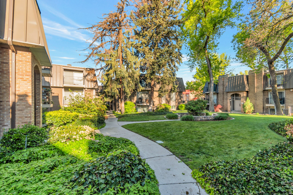 4868 S HIGHLAND CIR #2 Holladay, UT 84117