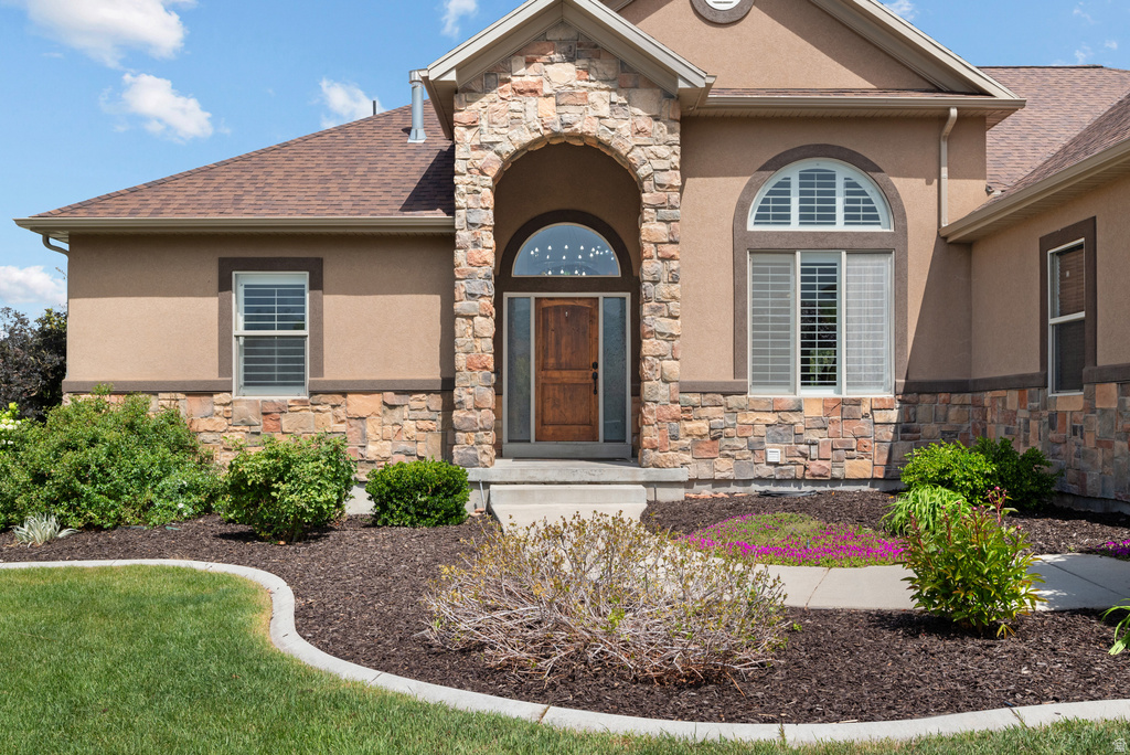 483 E CRYSTAL SPRING DR Draper, UT 84020