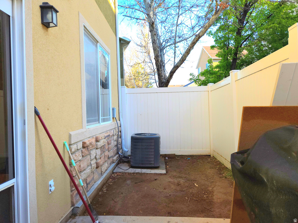 6678 S PINES POINT WAY West Jordan, UT 84084