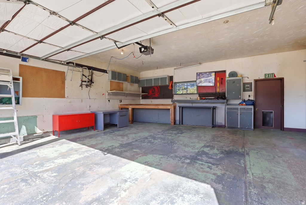 3975 S 2225 W Roy, UT 84067