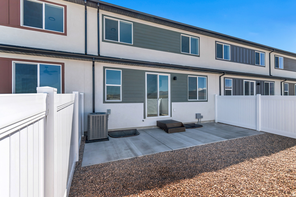 663 E RYEGRASS DR #303 Eagle Mountain, UT 84005