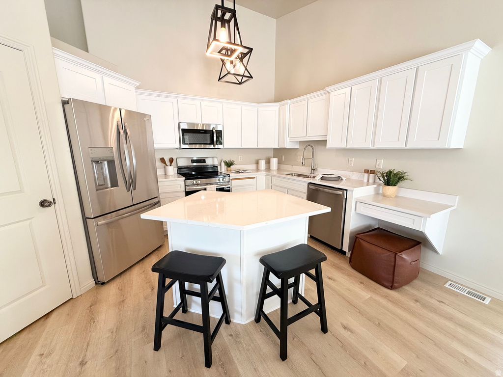 5754 S CREST FLOWER WAY Kearns, UT 84118