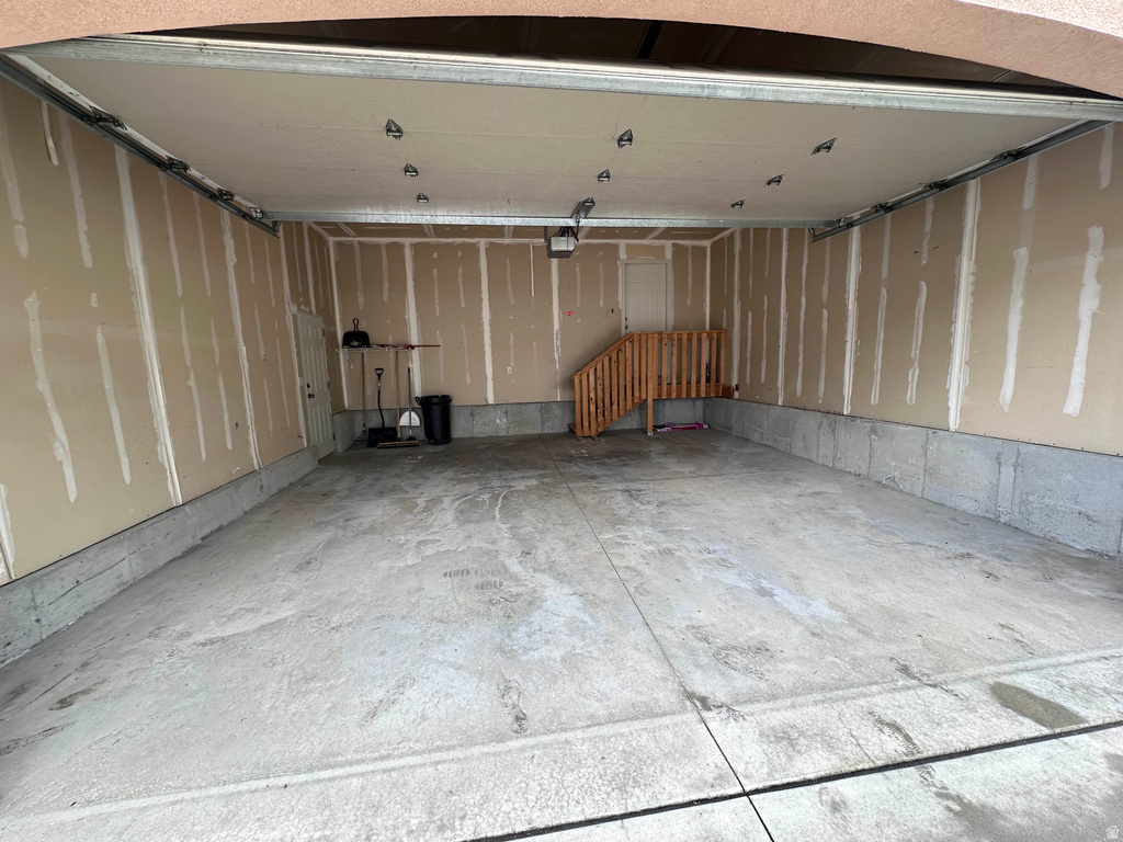 5754 S CREST FLOWER WAY Kearns, UT 84118