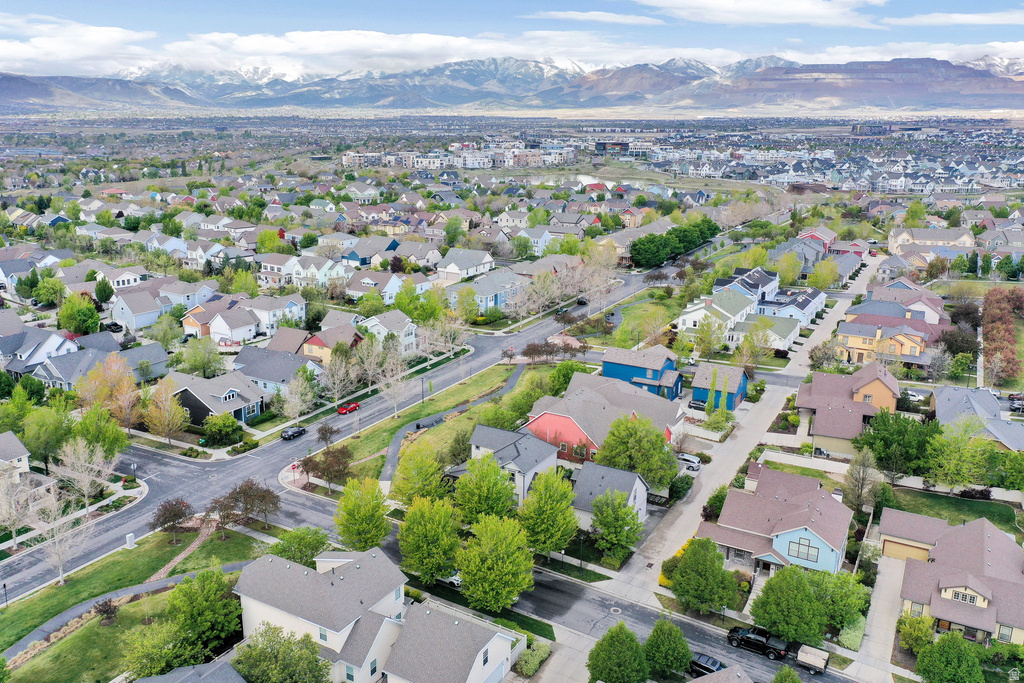 4212 W LAKE BRIDGE DR South Jordan, UT 84095