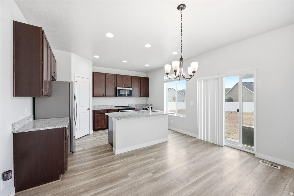 1756 E SEABISCUIT CT Eagle Mountain, UT 84005