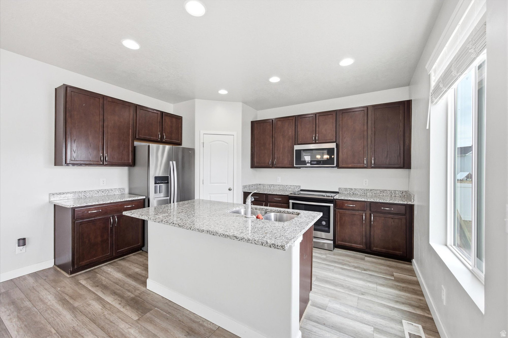 1756 E SEABISCUIT CT Eagle Mountain, UT 84005