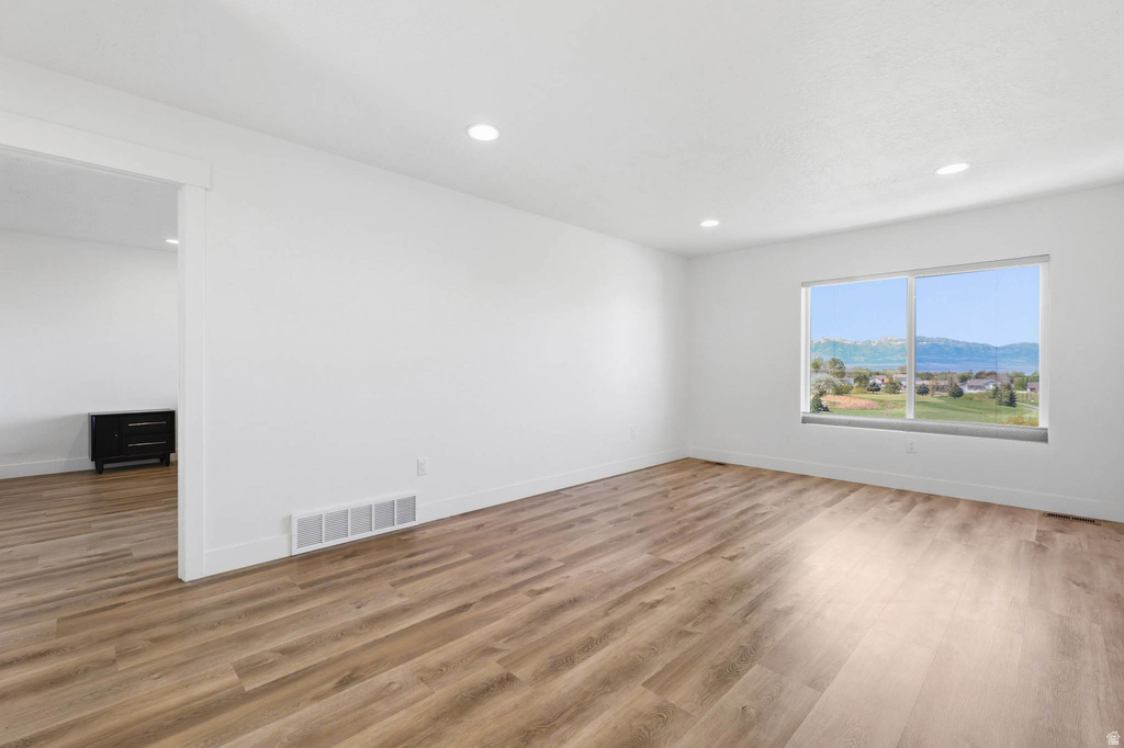 469 N 1360 E Tooele, UT 84074