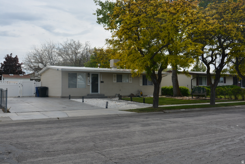 1833 W CHATEAU AVE Taylorsville, UT 84129