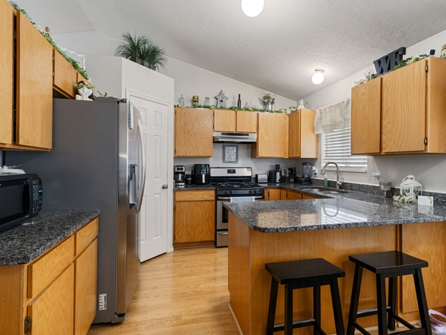 5831 S FAR VISTA DR Salt Lake City, UT 84118