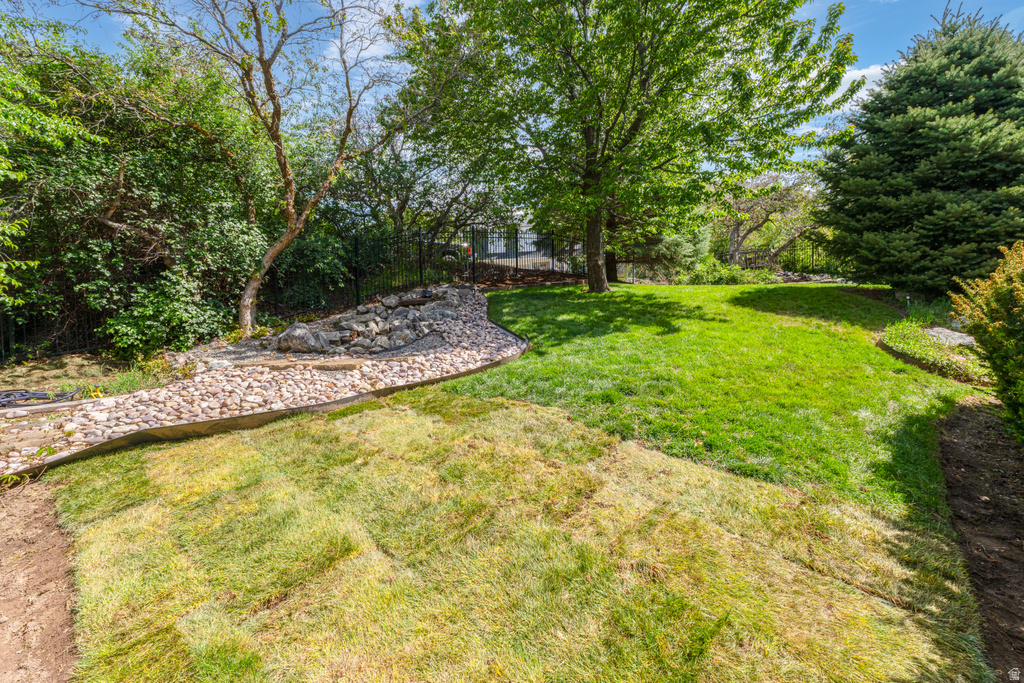 1727 DEER CREST DR Fruit Heights, UT 84037