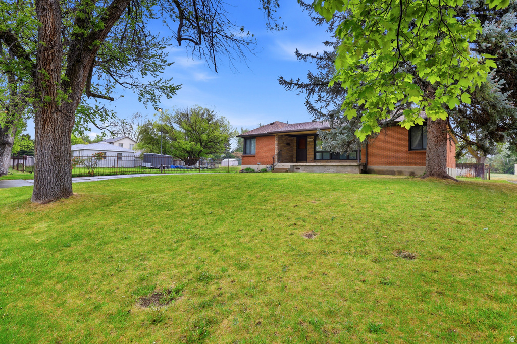 2252 E 6450 S Cottonwood Heights, UT 84121